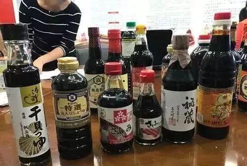 美国吃瓜沾酱油事件视频,一场跨文化美食误会引发的讨论