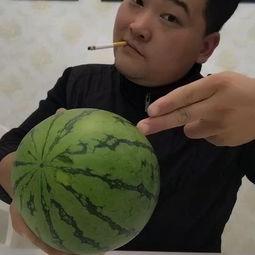 搞笑大嘴吃瓜视频大全集,欢乐无限