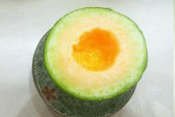 吃鸡哈密瓜唱歌视频,萌态十足引网友爆笑