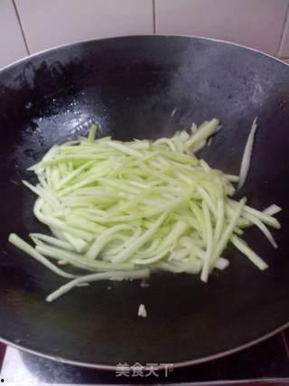 江苏人炒瓜丝怎么吃的视频,家常炒瓜丝的美味吃法揭秘