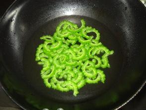 江苏人炒瓜丝怎么吃的视频,家常炒瓜丝的美味吃法揭秘