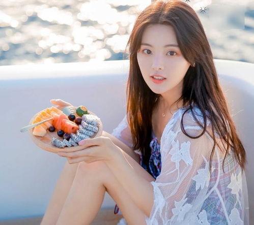 杨超越和戚薇吃瓜视频,娱乐圈幕后趣事大揭秘