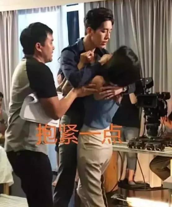 吃瓜群众演戏视频