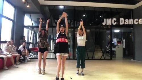 舞蹈生跳舞吃瓜视频在线观看