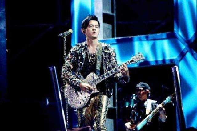 周杰伦吃瓜演唱会视频,吃瓜群众视角下的狂欢盛宴