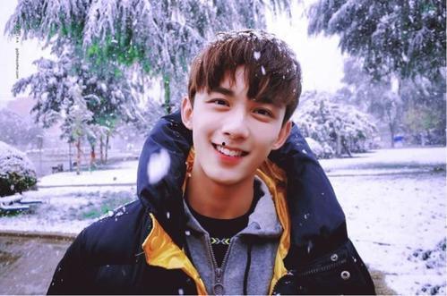 吴磊采访吃瓜视频全集,揭秘明星幕后趣事