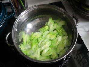 茭瓜可以蘸芥末吃吗视频,独特口感体验