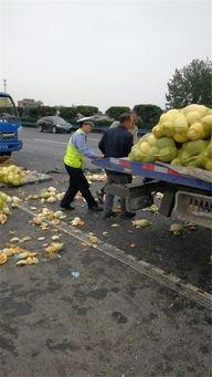 车子爆胎在家吃瓜视频,这生活太惬意了！