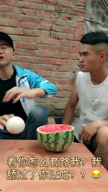 吃瓜的视频搞笑视频,搞笑视频带你领略吃瓜乐趣