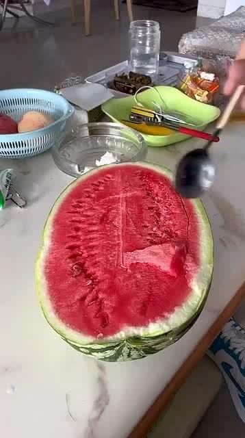 真实的网恋吃瓜视频,揭秘真实网恋吃瓜视频背后的故事