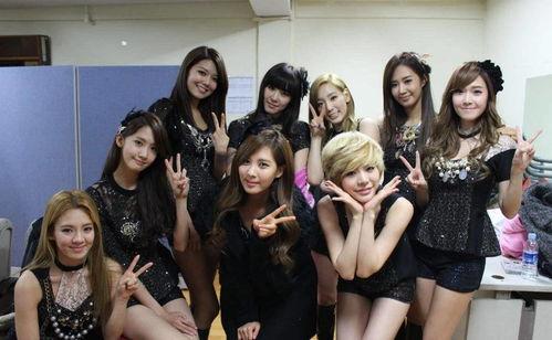 东莞女孩吃瓜事件视频,网络热议背后的真相揭秘