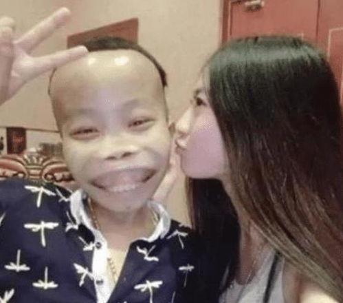 陈山吃瓜吃哭了视频全集,揭秘视频全集背后的感人故事