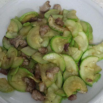 云南丽江小伙吃瓜视频,揭秘云南特色美食魅力