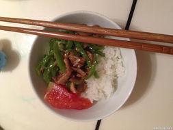 小厨娘美食记吃瓜爆料视频,揭秘网红美食背后的秘密，吃瓜群众纷纷围观